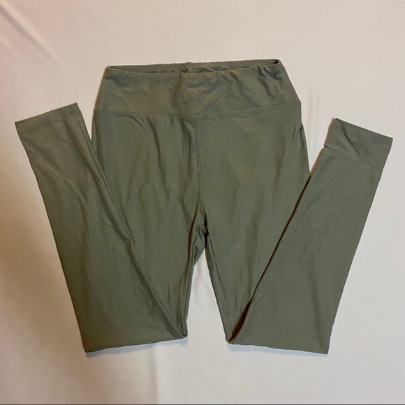 NEW Lularoe Solid Light Green OS Leggings - Picture 2 of 3
